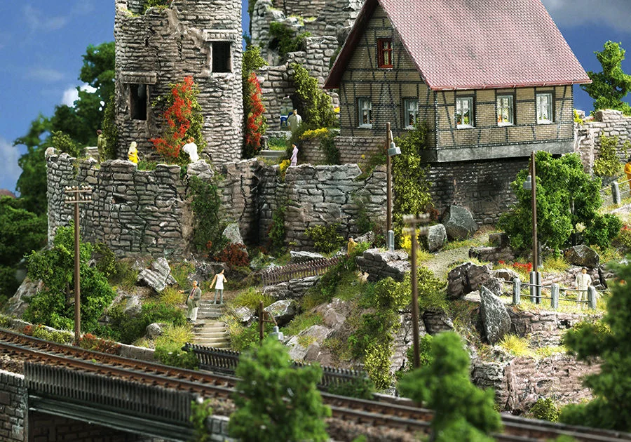 Romantische Burgruine – Modellbahn-Diorama, Ansicht 3
