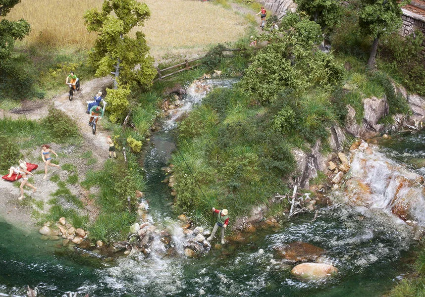 Bahnstrecke überquert Bachlauf – Modellbahn-Diorama, Ansicht 4
