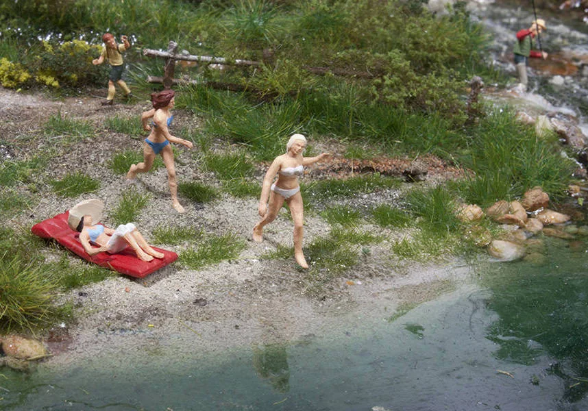 Bahnstrecke überquert Bachlauf – Modellbahn-Diorama, Ansicht 8