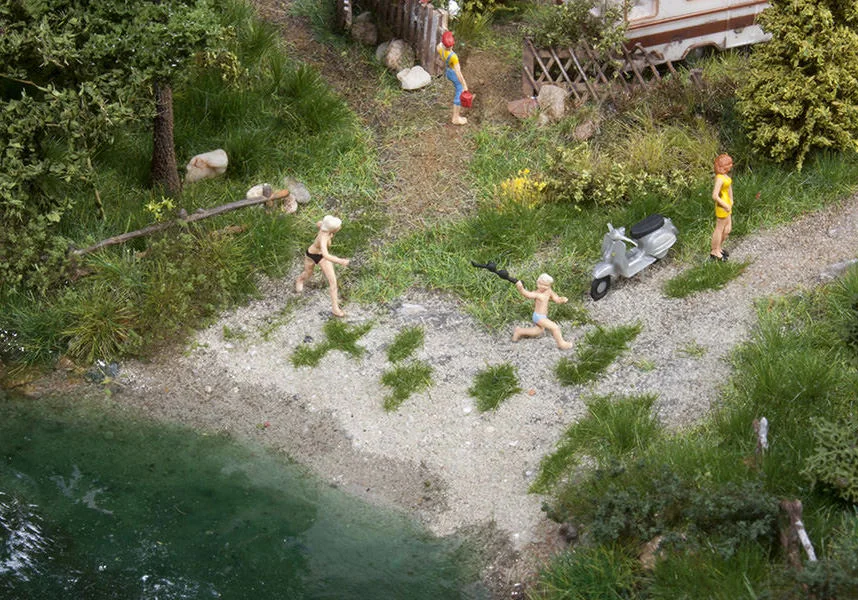 Bahnstrecke überquert Bachlauf – Modellbahn-Diorama, Ansicht 9